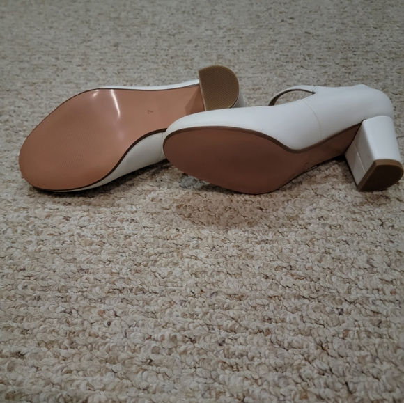 White Size 7 Kitten Heel Shoes - Picture 4 of 4